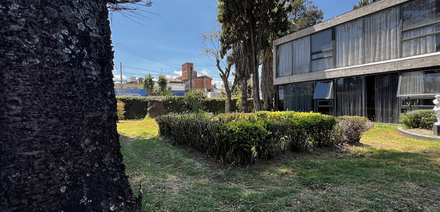 CASA EN VENTA EN BOULEVARD 14 SUR, JARDINES DE SAN MANUEL, PUEBLA